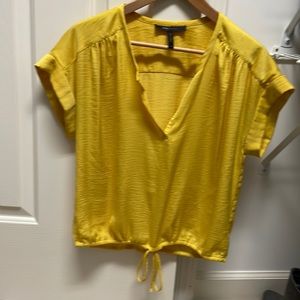BCBG MAXAZRIA short sleeve color yellow size xsmall